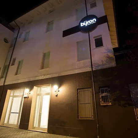Hotel Byron solo per giovani-2